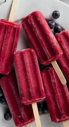 Tart Cherry Juice Popsicles, Popcycle Recipes Homemade Popsicles, Home Made Popsicles, Pop Cycles, Fudgesicle Recipe, Fruit Popsicle Recipes, Fruit Ice Pops, Homemade Fruit Popsicles, Cherry Popsicles