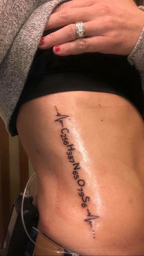 Insulin tattoo Insulin Tattoo, T1d Tattoo, Geniale Tattoos, Ink Ideas, Future Tattoos, Cool Tattoos, Tattoo Quotes, Tatting, Tattoo Ideas