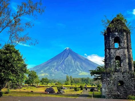 Mayon Volcano Drawing, Yamang Lupa, Volcano Drawing, Volcano Pictures, Mayon Volcano, Photo Art Frame, Math Humor, Insightful Quotes, Jay Park