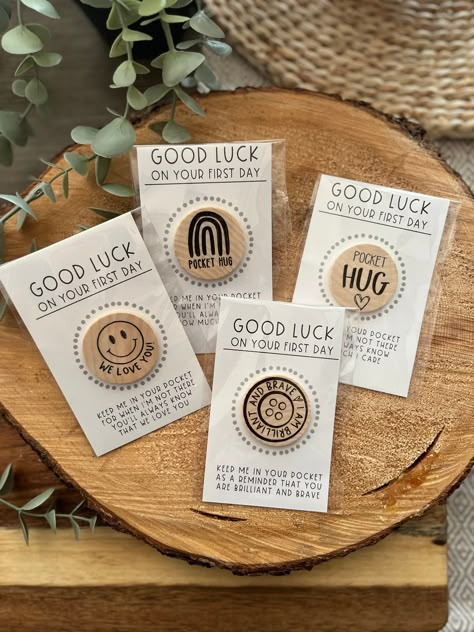 This cute little wooden Pocket Hug token is the perfect little gift to let someone know you care on their first day! For the first day of kindergarten, college, or even a new job. Gifting ideas:  *Tucked into a child's lunch box, backpack, or purse *First day of school gift  *Snuck into a friends bag or desk   *Added to a gift bag or basket *A going away gift for a special person.  Pocket Hug measures about 1.5"  This listing is for ONE Pocket Hug. There is an option to add a short message to th Lunch Box Backpack, Box Backpack, First Day Of School Gift, Blessing Bags, Laser Engraved Ideas, Pocket Hug, Neuer Job, Kindergarten First Day, School Event