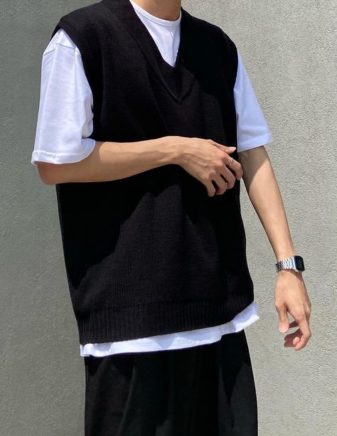 Black Vest Outfit Men, Sweater Vest Outfit Mens, Outfit Cowok, Preppy Vest, Vest Outfits Men, Sweater Vest Outfit, Trendy Boy Outfits, Black Men Street Fashion, Men Street Fashion