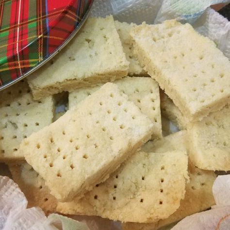 Homemade Scotch traditional shortbread recipe only requires 3 simple ingredients you probably already have in the cupboard for a rich and buttery treat. Scottish Shortbread, Shortbread Recipe, Buttery Shortbread Cookies, Scottish Recipes, Shortbread Cookie Recipe, 5 Ingredient Recipes, Shortbread Recipes, Star Food, Easy Peanut Butter