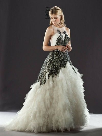 Fleur, Harry Potter, Wedding Dress, OMG the best dress I have ever seen !!! Fleur Delacour Wedding Dress, Harry Potter Wedding Dress, Peacock Wedding Dresses, Harry Potter Dress, Clemence Poesy, Fleur Delacour, Harry Potter Wedding Theme, Harry Potter Wedding, Wedding Movies