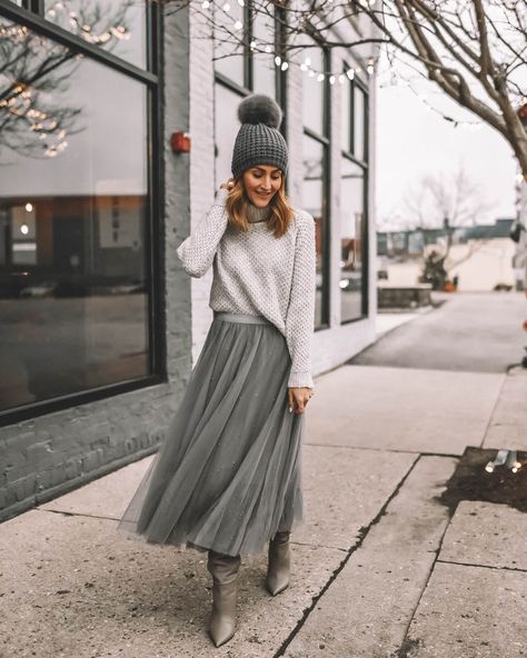 How to Style a Monochromatic Outfit | Karina Style Diaries Grey Maxi Skirt Outfit, Burgundy Fur Coat, Gray Skirt Outfit, Business Chic Outfits, Grey Tulle Skirt, Gray Outfit, Karina Style, Tulle Skirts Outfit, Outfit Holiday