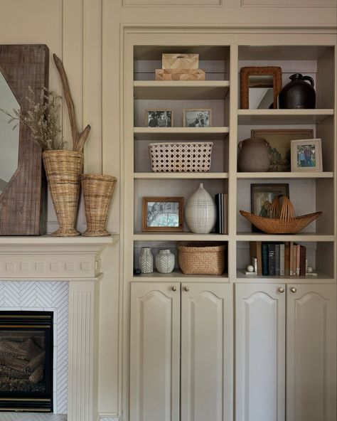 Now & Then. A change made 11 years ago that we still love today! 💫 **You don’t need to keep changing/updating your home every other year (like social media wants us to believe is normal). #shelfstyling #fireplaceshelves #bookshelves #bookshelvesofinstagram #howihome #smmakelifebeautiful #dailydecordose #myhousebeautiful #bhghome #homedecor #beforeandafter #paintedoak #kilimbeige #mysherwinwilliams #sherwinwilliams How To Style Deep Bookshelves, Deep Bookshelves, Aesthetic Bookshelf, Fireplace Shelves, Kilim Beige, Bookshelf Styling, Built In Shelves, Shelf Styling, Home Design Decor