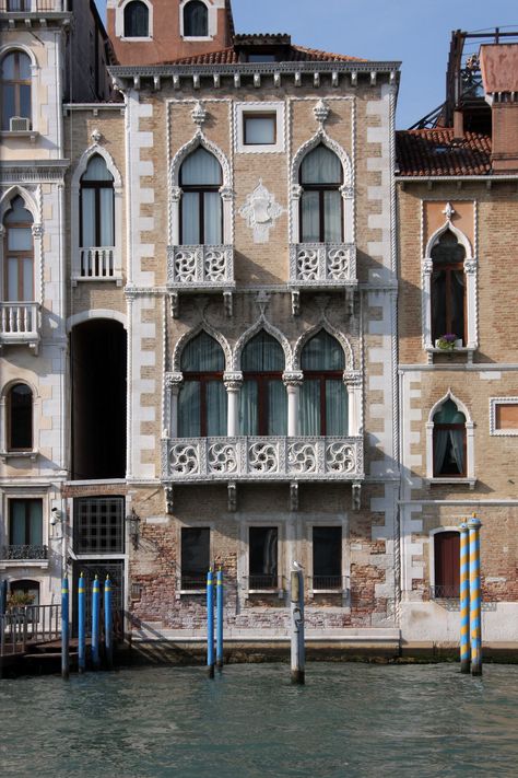 Gothic beauty | Houses in Venice, Italy are noted for their … | Flickr Ornate Window, Italy Houses, Venice House, Building Windows, Venice City, Italy Architecture, Italy Street, Gothic Buildings, Street Painting