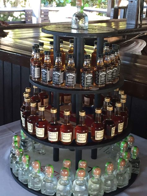 Shot Cart Wedding, Jack Daniels Shots, Wedding Shots Alcohol, Dad Party Theme, Yurt Decor, Wedding Alcohol, Wedding Drink Station, Cake Shots, Bourbon Cream