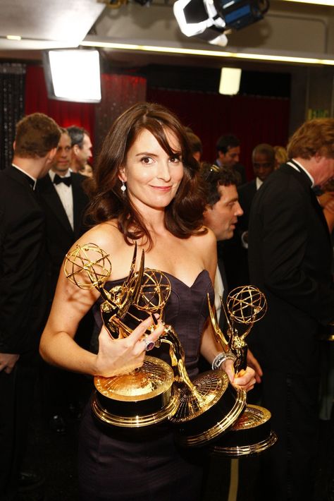 always winning all the emmys all the time :O :D Women Collage, 2000s Tv Shows, Taraji P Henson, The Emmys, It Girls, Tina Fey, Comedy Show, Snl, Best Actress