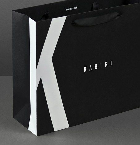 Bunch employed Kabiri’s characteristic letter K to give personality to minimalistic packaging. Luxury Paper Bag, Desain Merek, Shopping Bag Design, Paper Bag Design, Luxury Packaging Design, Jewellery Packaging, Packaging Ideas Business, Small Business Packaging Ideas, Jewelry Logo