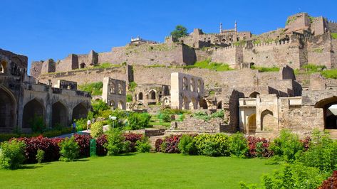 Golconda Fort pictures: View photos and images of Golconda Fort Golconda Fort, Holiday Destinations In India, Mecca Masjid, International Holidays, India Asia, Air Tickets, Tourist Places, Historical Place, Holiday Destinations