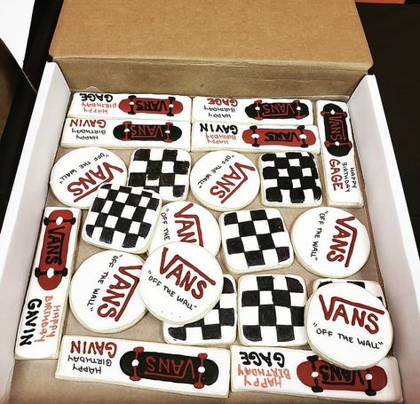 Vans Birthday Party, Vans Birthday Party Ideas, Vans Cookies, Graffiti Party Theme, Vans Party, Skate Cake, Skateboard Birthday Party, Skateboard Party, Skateboard Birthday