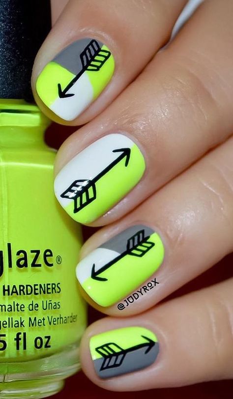 Neon Arrow Nail Art Design. Fan of neon? When it comes to bold colors, neon nails always remain over the top. Colour Block Nails, Arrow Nails, Slash Style, Photo Nails, Finger Nail Designs, Easy Toe Nail Designs, Fun Nail Designs, Red Nail Art Designs, American Nails