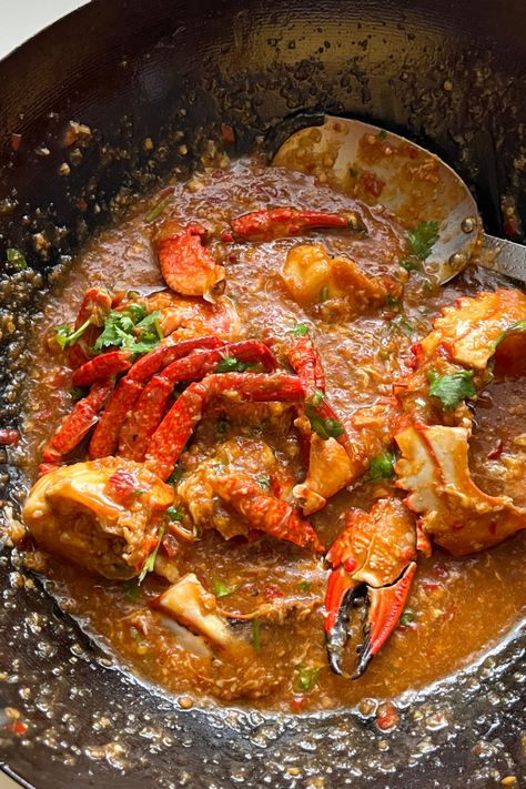 Chili Crab Recipe, Chilli Crab Recipe, Dungeness Crab Recipes, Chilli Crab, Chili Crab, Crab Recipe, Spicy Crab, Crab Dishes, Crab Recipes