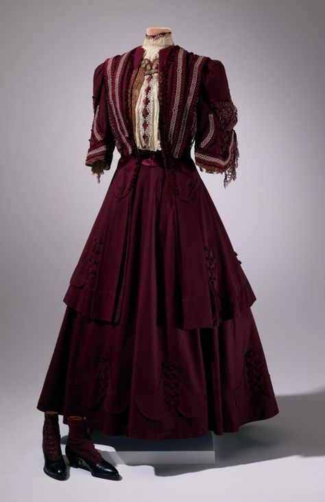 Marjorie Merriweather Post's 1905 Traveling Suit- Hillwood Estate and Museum King Thrushbeard, 1800s Clothes, 1905 Dress, Historical Fashion 1700s, 20th Century Fashion, Victorian Clothing, Hello Dolly, Edwardian Fashion, Edwardian Era