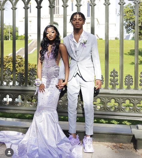 Gray Prom Suit, Lavender Prom Couple, Prom Color Ideas, Light Purple Prom Dress, Prom Fits, Prom Outfits For Guys, Lavender Prom, Couple Prom, Prom Tux