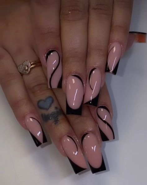 Medium Nail Designs Ideas, Full Set Nails Acrylic Black Design, Nail Designs Medium Length Coffin, Med Length Nails Ideas, Medium Acrylic Nail Designs, Edgy Acrylic Nail Designs, Simple Nail Designs Coffin Shape, Nail Ideas Coffin Medium, Medium Coffin Nail Designs