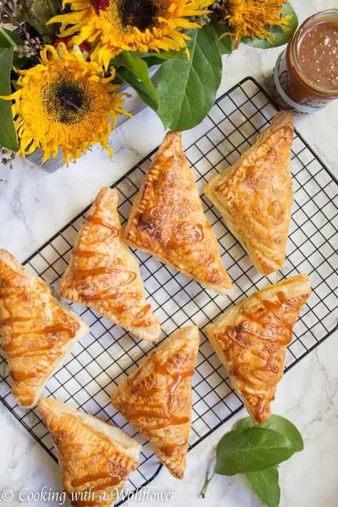 Healthy Apple Desserts, Apple Caramel, Turnover Recipes, Puff Pastry Filling, Apple Puff Pastry, Puff Pastries, Apple Turnovers, Diced Apples, Puff Pastry Sheets