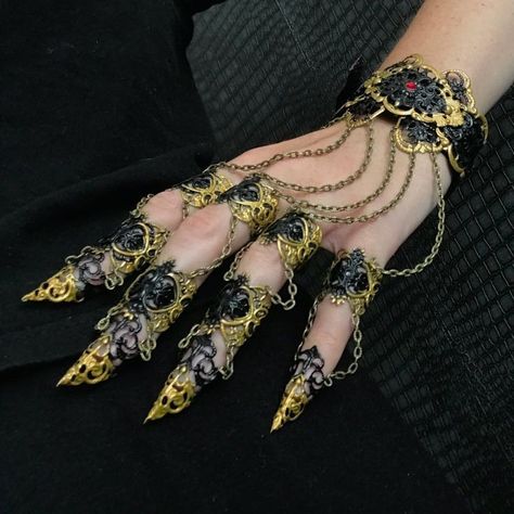 Claw Rings, Vampire Jewelry, Gold Gloves, Claw Ring, Gothic Vampire, Nail Ring, Magical Jewelry, Festival Jewelry, Black Jewelry