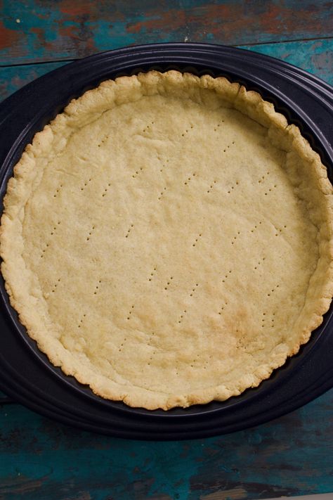 Make your favorite tart or quiche recipes with an almond flour tart crust recipe. Made with almond flour, egg, melted butter, salt, baking soda from #spinachtiger #ketocrust #ketodough #grainfree #almondflourtartcrust #almondflour Healthy Tart Crust, Almond Flour Tart, Healthy Tart, Almond Flour Pie Crust, Tart Crust Recipe, Almond Pie, Tart Crust, Almond Meal Cookies, Tart Dough