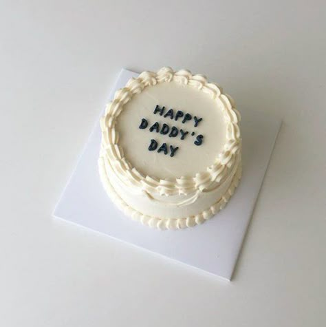 Happy Fathers Day Cake, Fruit Cake Design, Small Birthday Cakes, Dad Birthday Cakes, Fondant Cake Designs, Korean Cake, Cake Decorating With Fondant, Homemade Birthday Cakes, Fathers Day Cake