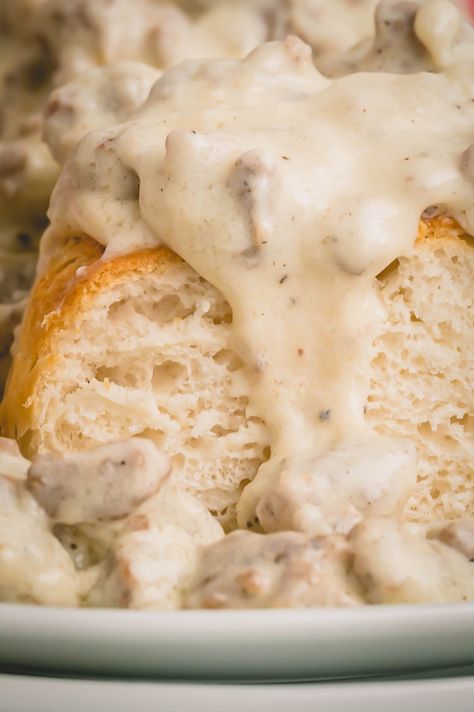 Easy Biscuits and Gravy - Busy Cooks Buiscits And Gravy Recipes, Southern Biscuits And Gravy, Easy Biscuits And Gravy, Biscuits And Gravy Recipe, Easy Biscuits, Homemade Sausage Gravy, Frozen Biscuits, Southern Breakfast, White Gravy