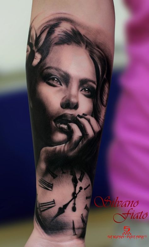 Portrait Tattoo - 45 Awesome Portrait Tattoo Designs | Art and Design Portrait Tattoo Ideas, Portrait Tattoo Sleeve, Nikko Hurtado, Ralph Steadman, Tattoo Background, Geniale Tattoos, Clock Tattoo, White Tattoo, Tattoos Gallery