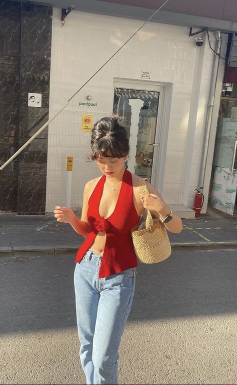 Latin Club Outfits For Women, Red Halter Top Outfit, Halter Top Outfit Ideas, Neck Flower, Clueless Outfits, Shoes Outfit Fashion, Effortlessly Chic Outfits, Flower Detail, Summer Fits