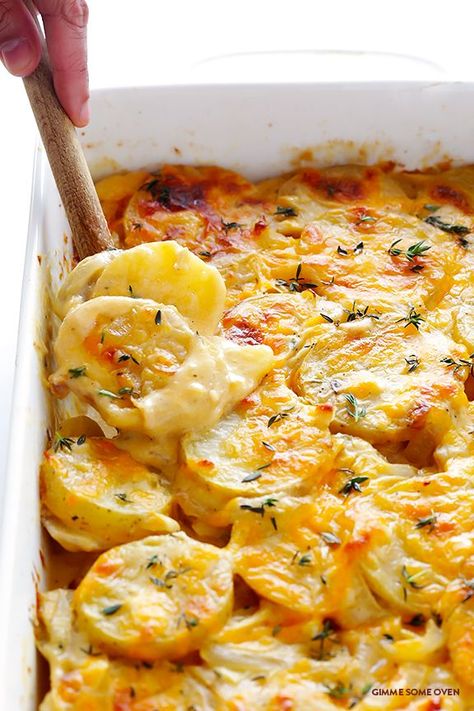 Scalloped Potatoes Recipe -- creamy, cheesy, irresistibly delicious, and made lighter with a few simple tweaks | gimmesomeoven.com Best Scalloped Potatoes, Scalloped Potatoes Recipe, Scalloped Potato Recipes, Scalloped Potatoes, Think Food, Potatoes Recipe, Potato Dishes, Vegetable Sides, Side Recipes