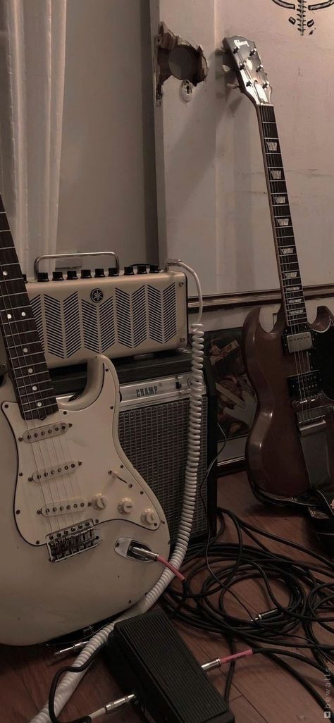 Guitar Electric Aesthetic, Electric Guitar Room, Electric Guitar Aesthetic Wallpaper, Electric Guitar Wallpaper, Electric Guitar Aesthetic, Electric Guitar Photography, Gitar Vintage, Electric Guitar Amp, Electric Guitar Design