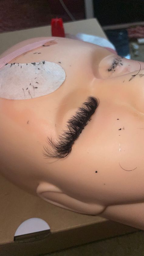 Lash Practice, Lash Room Ideas, Nail Tech School, Lashes Individual, Lashes Fake Eyelashes, Eyelash Tips, Lash Extensions Styles, Lash Business, Perfect Eyelashes