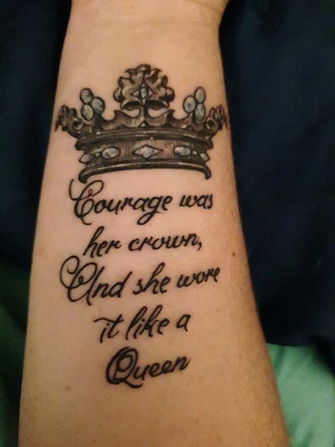 Straighten Your Crown Tattoo, Never Tip The Crown Tattoo, Adjust Your Crown Tattoo, Queen Quotes Tattoo, Queen Tattoo For Women, Beautiful Disaster Tattoo, Name Tattoo On Hand, Lioness Tattoo Design, Queen Crown Tattoo