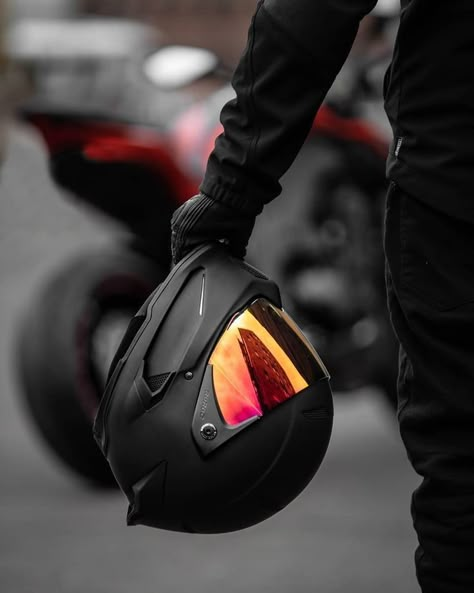 Ruroc Helmets, Motorcycle Couple Pictures, Bike Pose, Motorcycle Photoshoot, Motorcycle Shoot, Motorcycle Photo Shoot, Biker Photos, Biker Helmets, Biker Photography