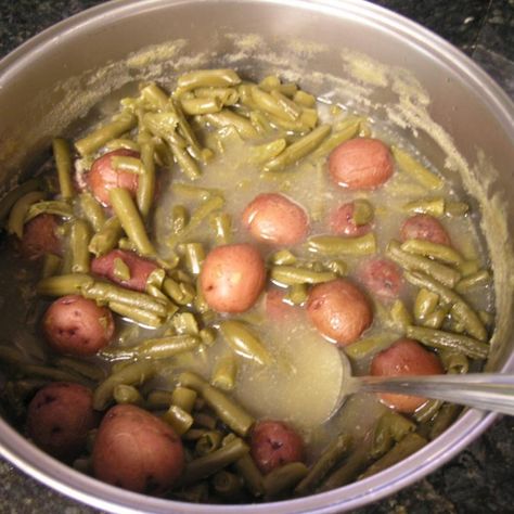 "Best Ever" Green Beans and New Potatoes Green Beans And New Potatoes Recipe, Green Beans And New Potatoes, Southern Style Green Beans, Beans And Potatoes, Crockpot Ham, Green Beans And Potatoes, New Potatoes, New Potato, Green Bean Recipes