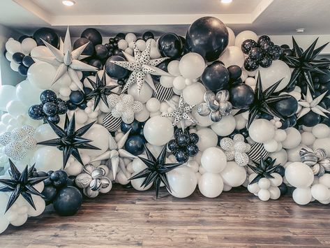 Balloon Wall Backdrop, Organic Balloon Arch, Balloon Business, Northern Utah, Balloon Arches, Balloon Ideas, Big Balloons, Balloon Decor, Balloon Wall