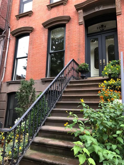 New Your City Apartment, New Jersey Apartment Aesthetic, Hoboken Aesthetic, New Jersey Apartment, Harlem Brownstone, Hoboken Apartment, Philly Apartment, Beautiful Townhouse, Apartment Building Exterior