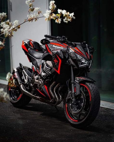 Super Car Bugatti, Ninja Bike, Honda Scooters, Mt Bike, Kawasaki Bikes, Image Moto, Bike Aesthetic, Bike Photoshoot, Bike Photography