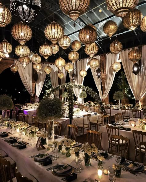 A Night In Dubai Theme Party, Arabesque Wedding Theme, Middle Eastern Engagement Party, Arabian Nights Table Setting, Middle Eastern Wedding Aesthetic, Arabic Engagement Party, Egyptian Wedding Decor, Egyptian Theme Wedding, North African Wedding