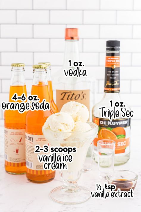 This Creamsicle-inspired alcoholic drink is a refreshing Summer drink for the adults. Orange soda and vanilla ice cream is spiked with vodka and orange liqueur for this boozy creamsicle float. Creamsicle Drink Non Alcoholic, Cream Cicle Drink, Creamsicle Drink Alcohol, Orange Creamsicle Drink Alcohol, Boozy Ice Cream Drinks, Float Recipes, Mason Jar Mugs, Ice Cream Drinks, Orange Drinks