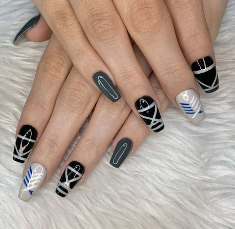 Aot Anime Acrylic Nails, Levi Ackerman Nails, Attack On Titan Nail Art, Gojo Satoru Nails, Nail Designs Anime, Dark Nail Art Designs, Attack On Titan Nails, Anime Nails Designs, Haikyuu Nails