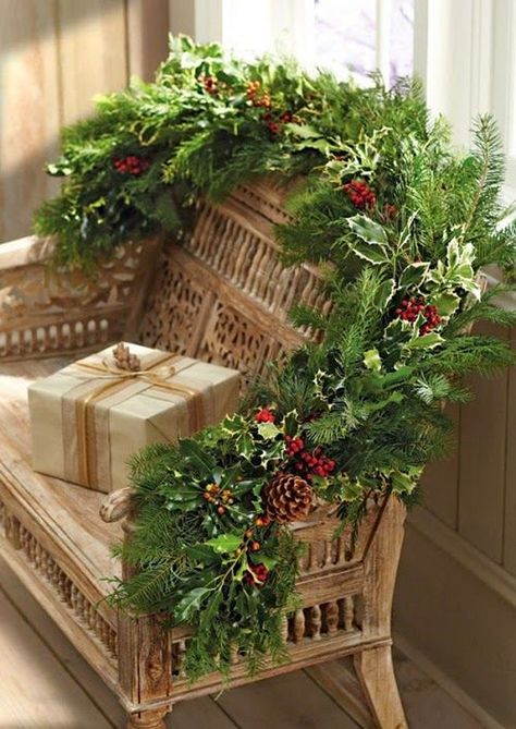 Natal Country, Christmas Greenery, Christmas Porch, Noel Christmas, Country Christmas, Christmas Love, Christmas Deco, Green Christmas, Christmas Joy