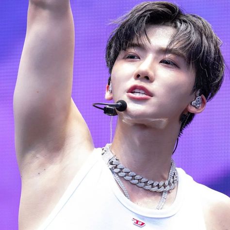 #jaemin #armpitnct #armpit #nct Jaemin Biceps, Kpop Armpit, 남성 근육, Nct Jaehyun, Korean Guys, Hot Kpop, Nct Dream Jaemin, Bang Chan, Sehun