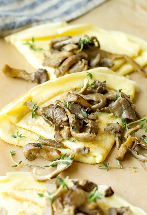 Crepes with Wild Mushrooms and Gruyere Crepes Savory, Crepe Ideas, Vegetarian Mushroom Recipes, Dinner Crepes, Savoury Crepes, Recipes Crepes, Crepe Recipe Savory, Crepes Party, Crepe Recipe