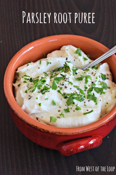 What to do with parsley root: make a silky puree! Vegetarian and delicious! Parsley Root, Parsnip Recipes, Vegan Recepies, Parsley Recipes, Herb Recipes, Culinary Herbs, Pureed Food Recipes, Parsnips, Parsley