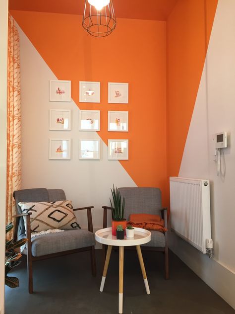 Orange Accent Walls, Relaxing Office, Office Corner, Bedroom Wall Designs, Bedroom Wall Paint, Orange Walls, Bad Design, Room Paint, Room Colors