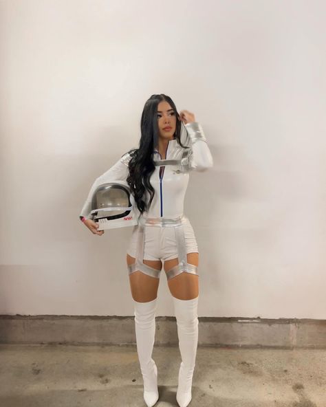 Harry Styles Concert, Halloween Costume Ideas, Picture Outfits, White Boots, Costume Ideas, Halloween Costume, Over Knee Boot, Harry Styles, White Jeans