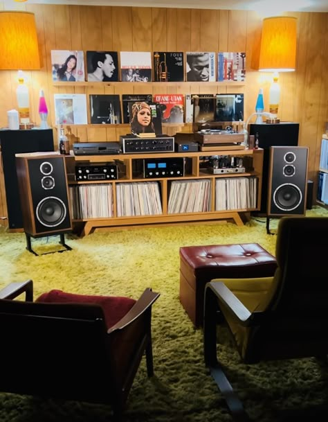 Basement Theater, Vinyl Record Furniture, Vinyl Record Room, Audiophile Room, Hifi Room, Music Room Design, Audiophile Listening Room, Home Music Rooms, Vinyl Room