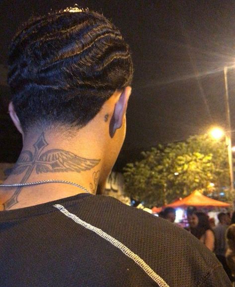 Boy Tattoos Black Boys, Neck Tattoos Men, Back Of Neck Tattoo Men, 360 Waves Hair, Waves Hairstyle Men, Black Men Tattoos, Side Neck Tattoo, Waves Haircut, Curly Hair Fade