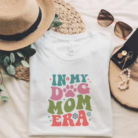 In My Dog Mom Era Shirt, Pet Lover Gift, Gift for Dog Lover, Animal Lover Gift, Dog Mom Tshirt, Dog Mama Tee, Gift for Mom, Mothers Day Gift - Etsy Switzerland Sweater Hat, Mama T Shirt, Mom Era, Mama Shirts, Los Angeles Style, Dog Parents, Trendy Graphic Tees, Love Mom, Cozy Sweatshirts