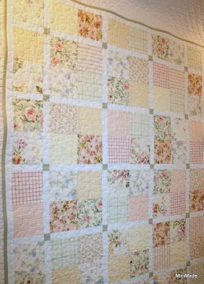 Shabby Chic Quilts, Vintage Quilts Patterns, Chic Quilts, Pastel Vintage, Diy Event, Lap Quilts, Pretty Quilt, Girls Quilts