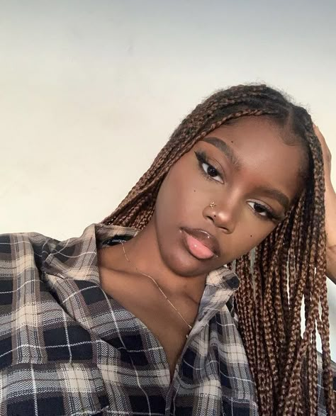 Brown Braids On Dark Skin Women, Brown Box Braids On Dark Skin, Honey Brown Braids On Dark Skin, Coloured Box Braids Dark Skin, Braids On Dark Skin Women, Dark Brown Braids For Black Women, Braids For Dark Skin Women, Color Braids On Dark Skin Women, Brown Braids On Dark Skin